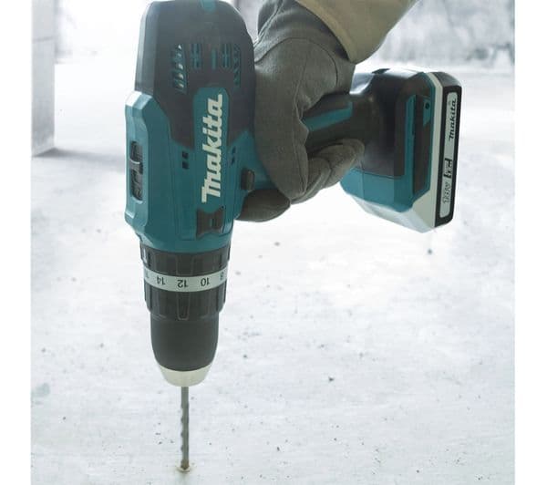 MAKITA DK18922A Cordless Combi Drill and Impact Driver Set with 2 Batteries - Image 3