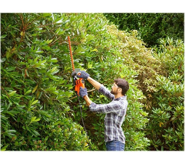 BLACK + DECKER BEHT201-GB Corded Hedge Trimmer - Image 3