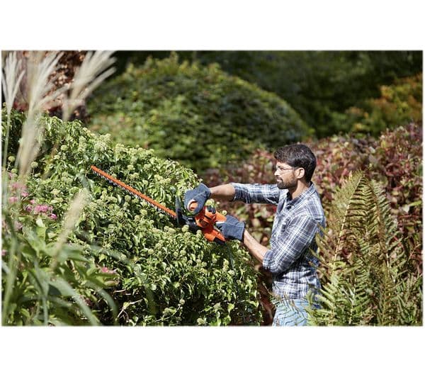 BLACK + DECKER BEHT201-GB Corded Hedge Trimmer - Image 6