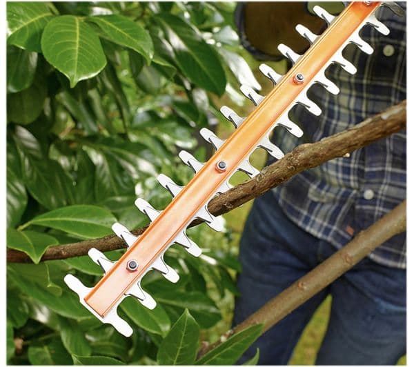 BLACK + DECKER BEHT201-GB Corded Hedge Trimmer - Image 7