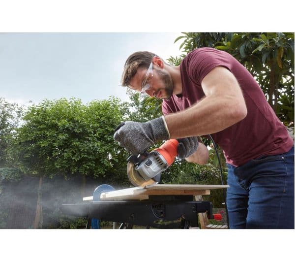 BLACK + DECKER BEG010A5-GB 710 W 115 mm Small Angle Grinder & Discs - Orange & Black - Image 3