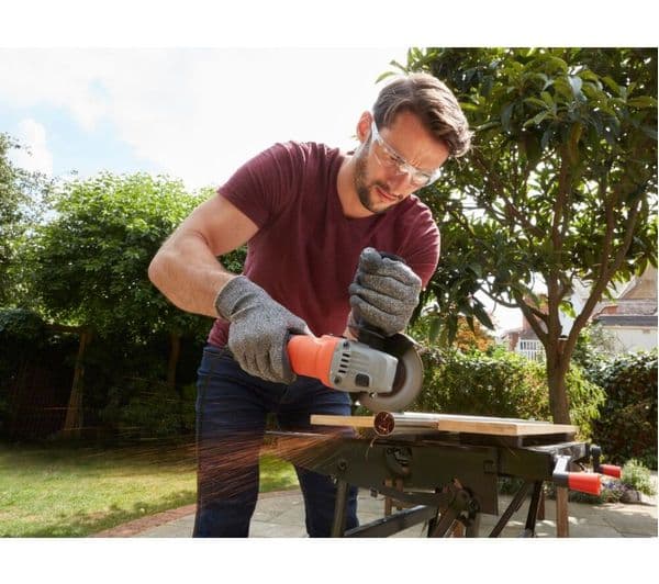 BLACK + DECKER BEG010A5-GB 710 W 115 mm Small Angle Grinder & Discs - Orange & Black - Image 4