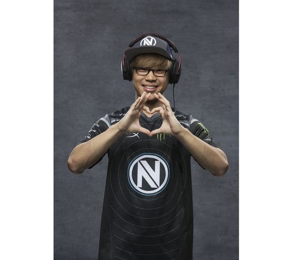 HYPERX Cloud Alpha Gaming Headset - Black & Red - Image 3