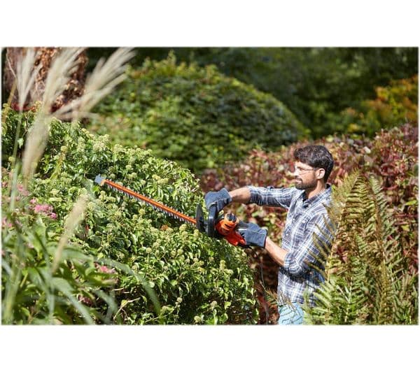 BLACK + DECKER BEHTS401-GB Corded Hedge Trimmer - Image 9