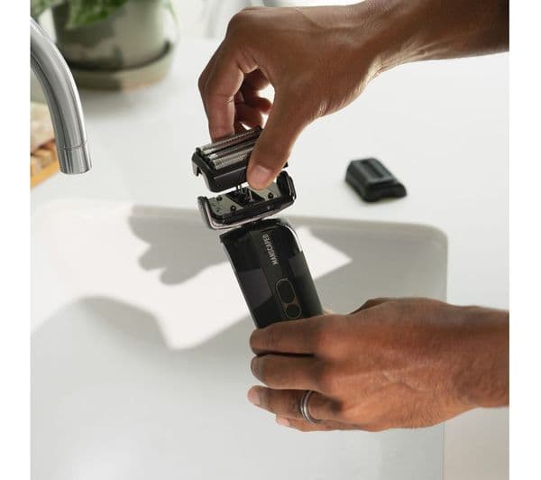 MANSCAPED The Chairman Pro Wet & Dry Foil Shaver - Black - Image 6