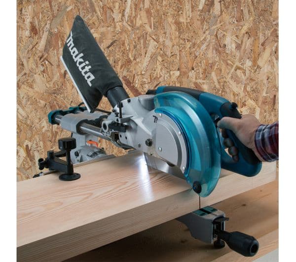 MAKITA LSO815FLN Slide Compound 216 mm Mitre Saw - Image 3