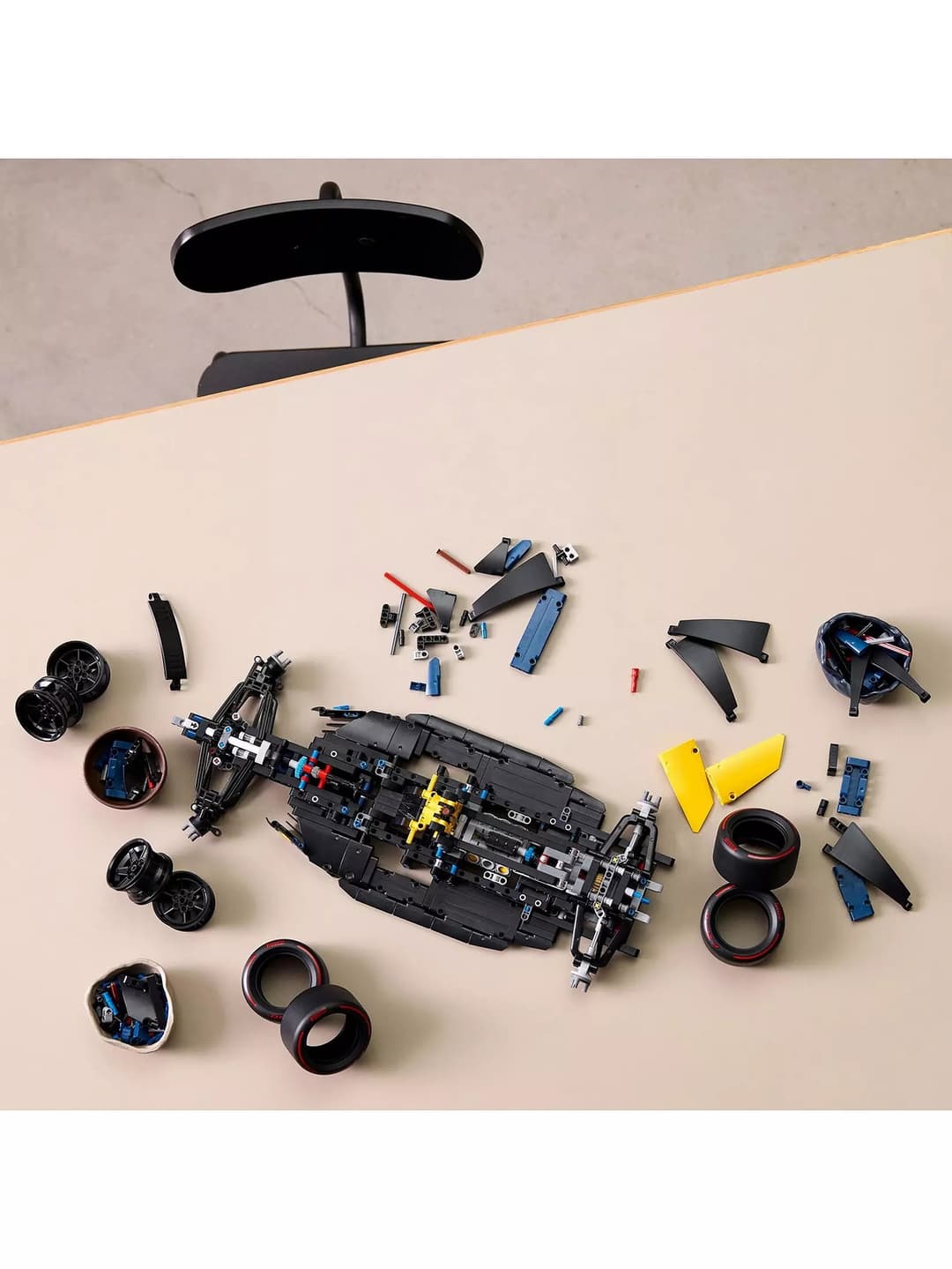 LEGO Technic Oracle Red Bull Racing RB20 F1 Car 42206 1:8 Scale 1,639 Pieces - Blue - Image 5