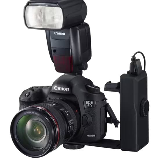 CANON EOS 5D Mark III DSLR Camera with 24-105 mm Telephoto Zoom Lens - Image 3
