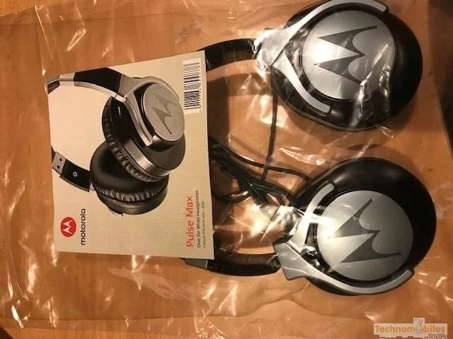 Motorola Pulse Max Wired Headphones With Mic- Black(USED) - Image 5