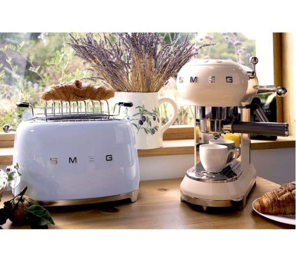 SMEG ECF01CRUK Coffee Machine - Cream - Image 9