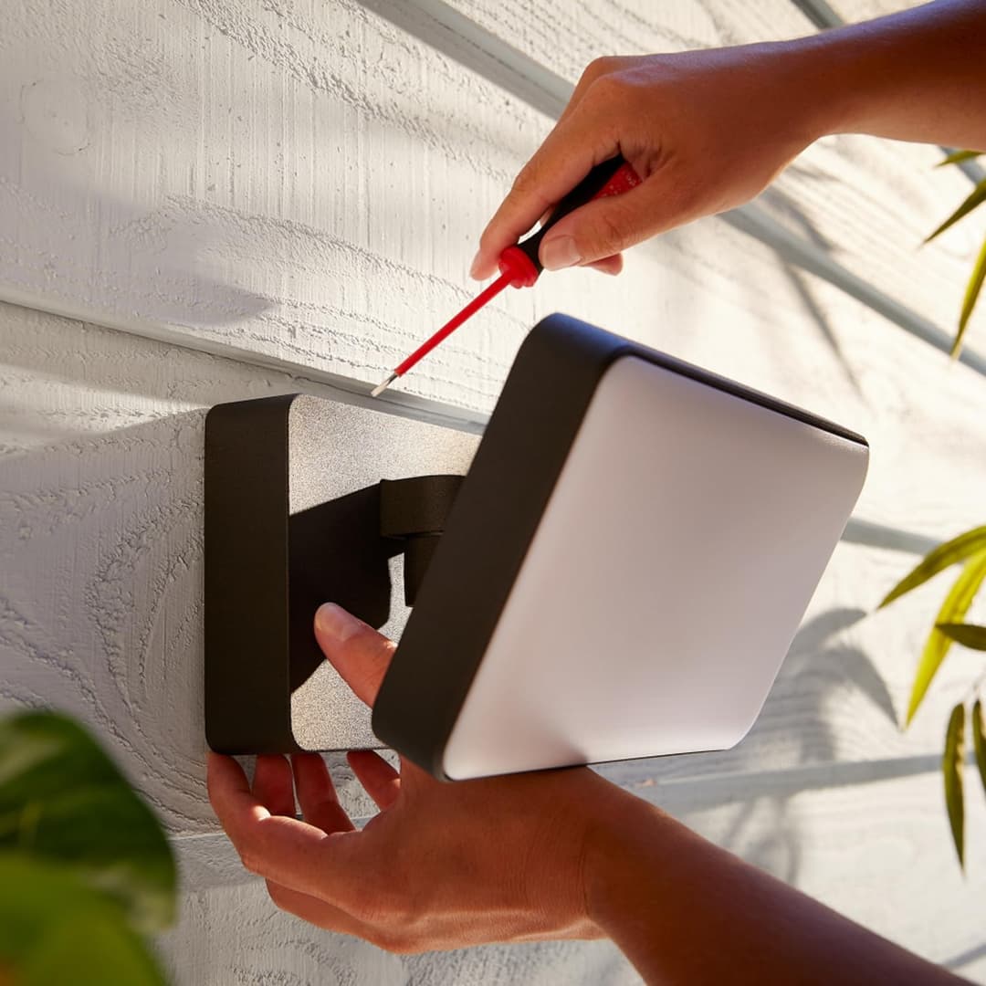 Philips Hue Welcome White Flood Light - White - Image 2