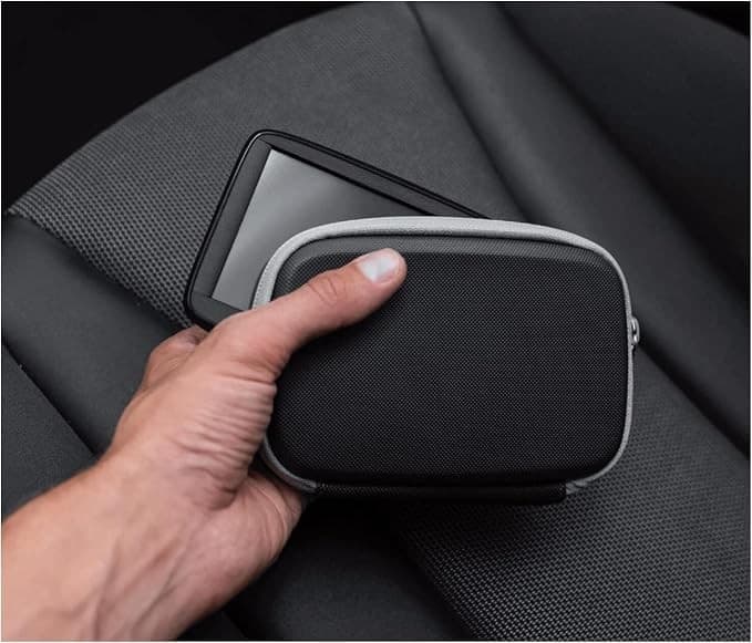 TOMTOM Classic 5" Carry Case - Black - Image 5