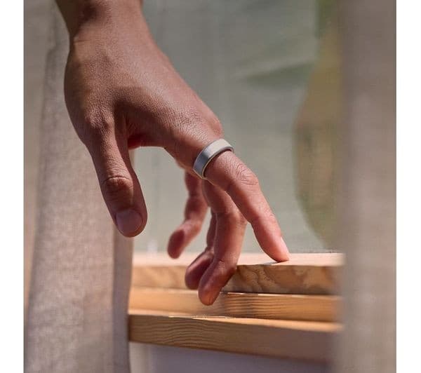 OURA Ring 4 Brushed Silver Size 9 - Image 6