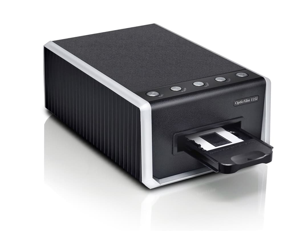 Plustek OpticFilm 135i Film/slide scanner 7200 x 7200 DPI Black, Silver - Image 1