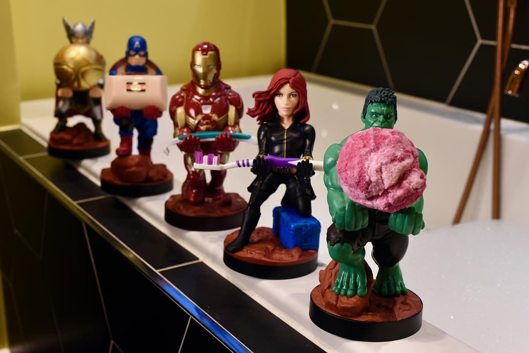 Cableguys Marvel Hulk Controller Holder & Phone Stand - Green - Image 7