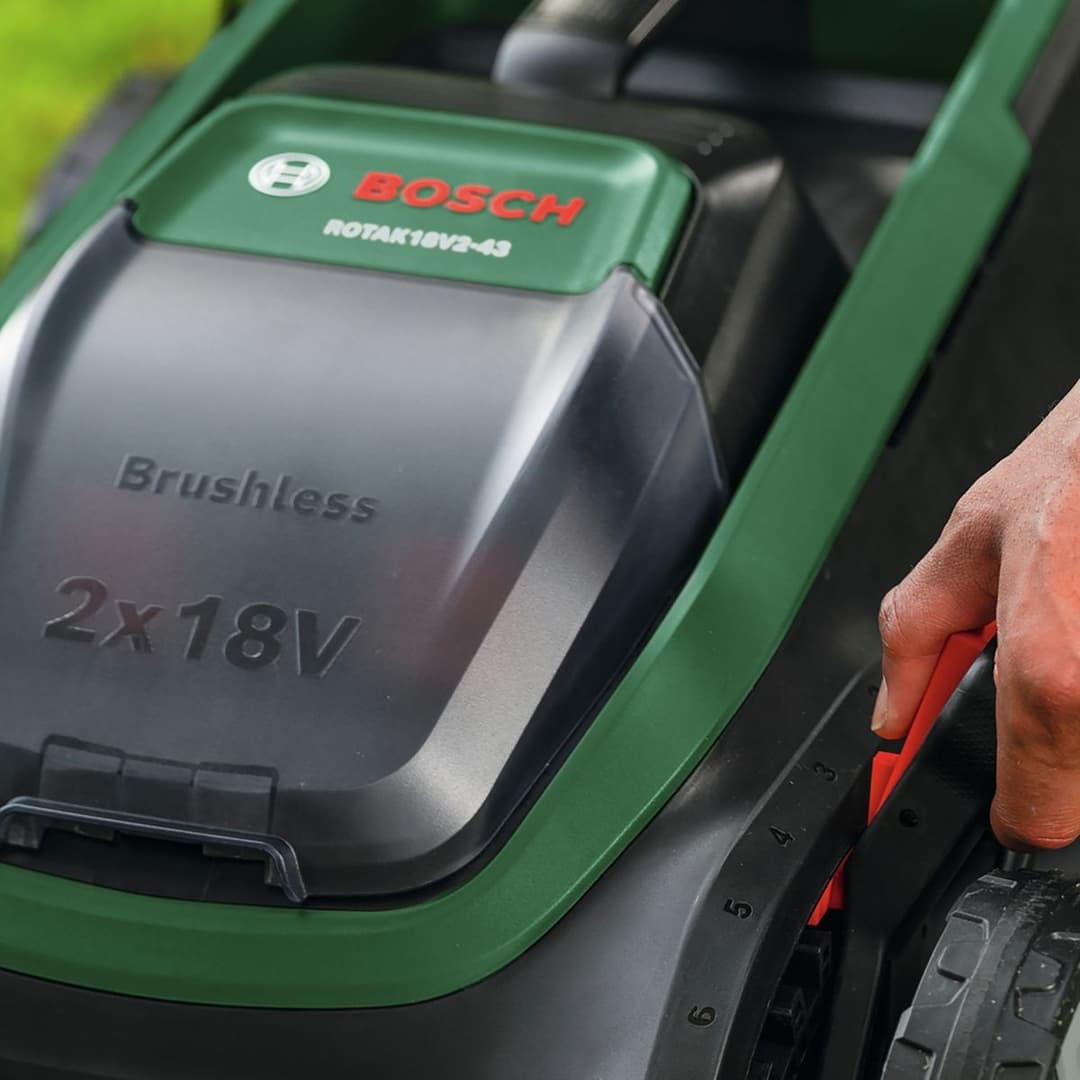 Bosch Rotak 43cm Electric Cordless Rotary Lawnmower - 36V - Image 6