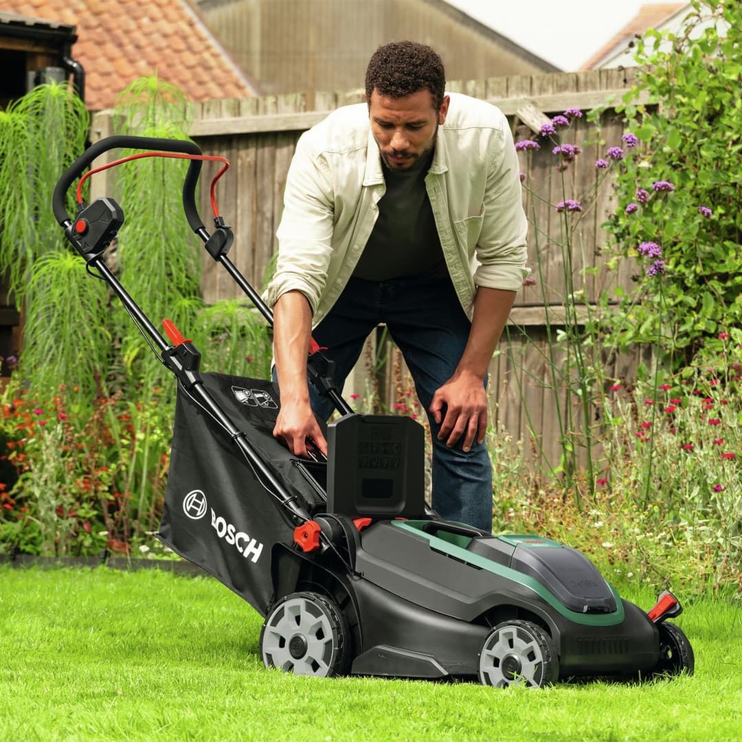 Bosch Rotak 43cm Electric Cordless Rotary Lawnmower - 36V - Image 8