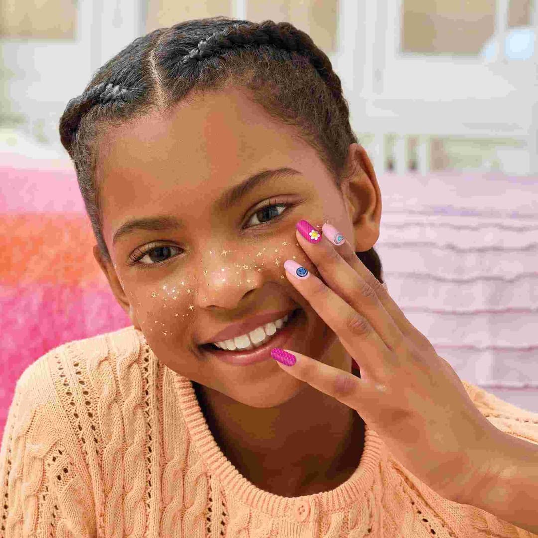 Make It Real Bejeweled Cosmetic Activity Book - 881 Piece Nail Art & Temporary Tattoo Set, Ages 8+ - Image 7