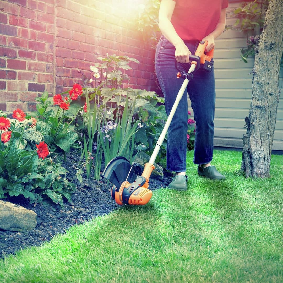 LawnMaster 25cm Cordless 3 in 1 Grass Trimmer - 24V - Image 3