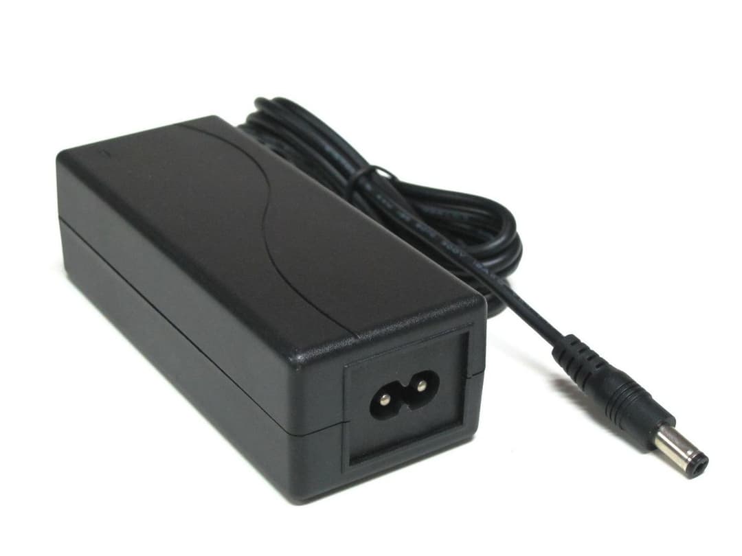 AC ADAPTER.65W - Image 1