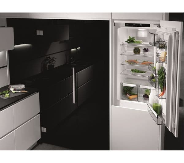 AEG SCE81864TC Integrated 70/30 Fridge Freezer - Image 3