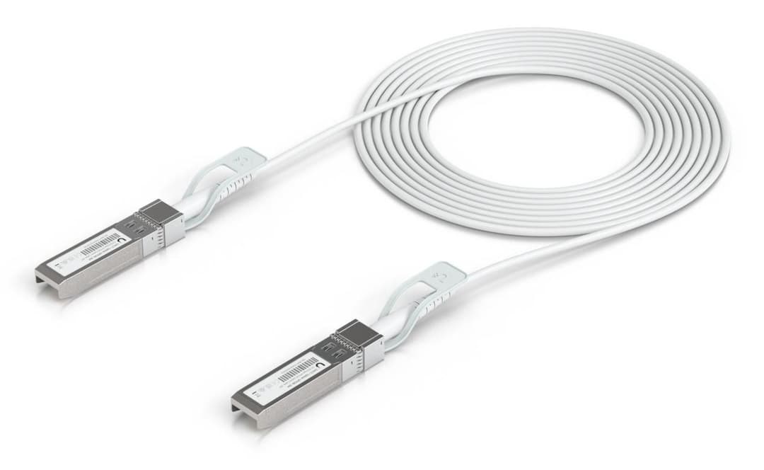 Direct attach cable with auto - Image 1