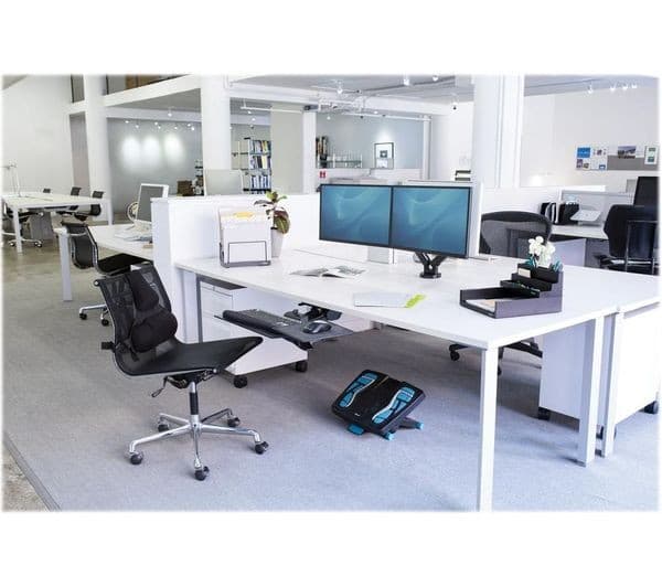 FELLOWES Platinum Series Dual Arm Full Motion 40" Monitor Desk Mount - Image 4