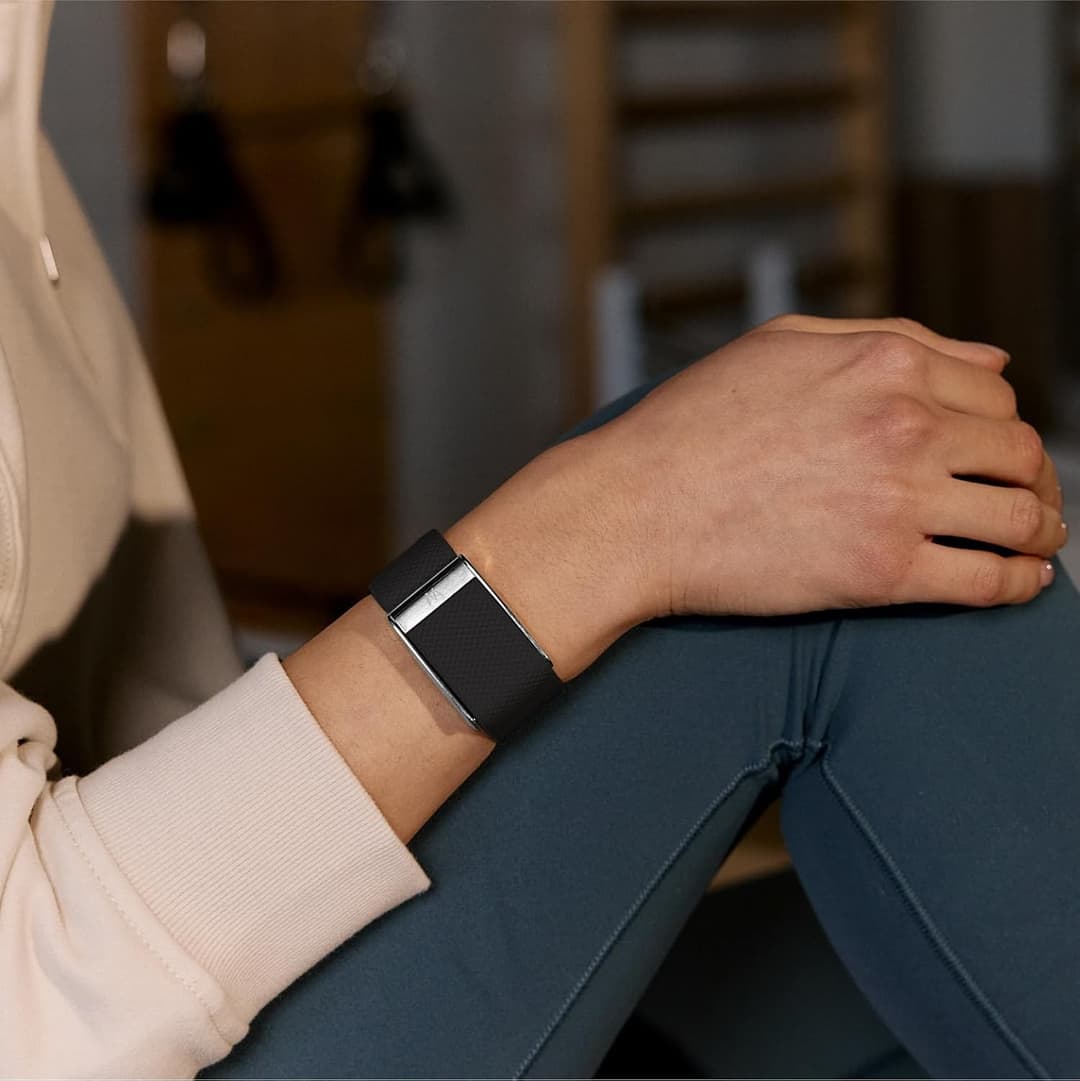 WHOOP Life MG Health & Fitness Tracker with ECG 12-Month Membership 14-Day Battery Obsidian/Titanium - Image 9