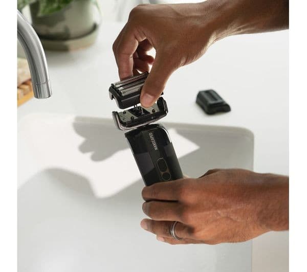 MANSCAPED The Chairman Pro Wet & Dry Foil Shaver - Black - Image 6
