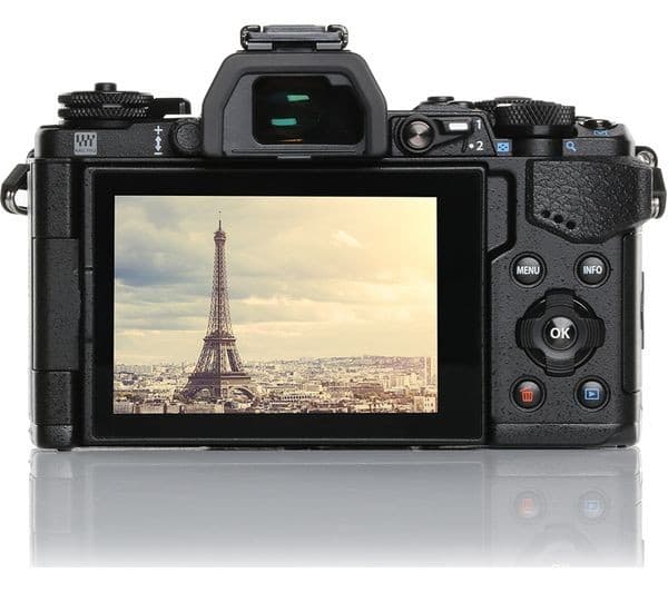 Olympus OM-D E-M5 Mark II Mirrorless Camera with M.Zuiko 12-50mm f/3.5-6.3 Lens - Black - Image 7