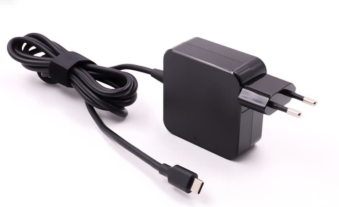 USB-C Power Adapter - Image 1