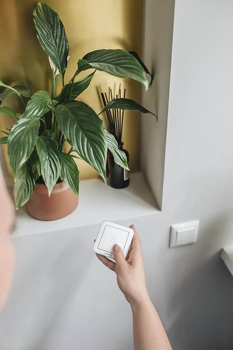 Bosch Smart Home Universal Switch Flex White Matt Slim Automation Switch - Image 2