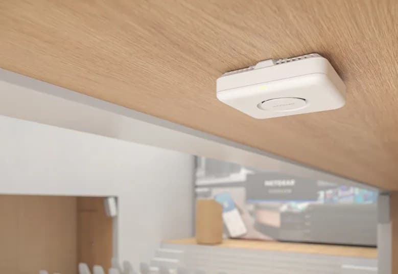 NETGEAR WBE710 White Power over Ethernet (PoE) - Image 3