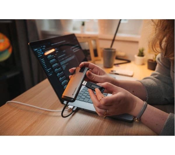VERBATIM 49142 8-Port USB Type-C Hub Grey - Image 4