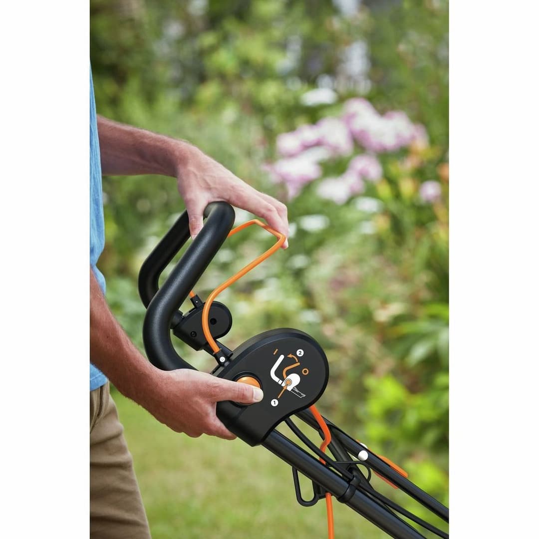 Black+Decker BEMWP340-GB 34cm Corded Rotary Lawnmower -1400W - Image 5