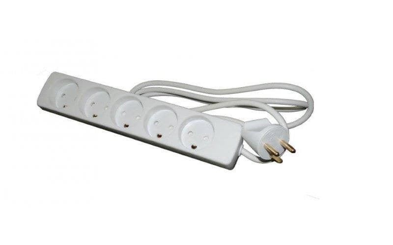 Power strip with 5 outlets - Image 1