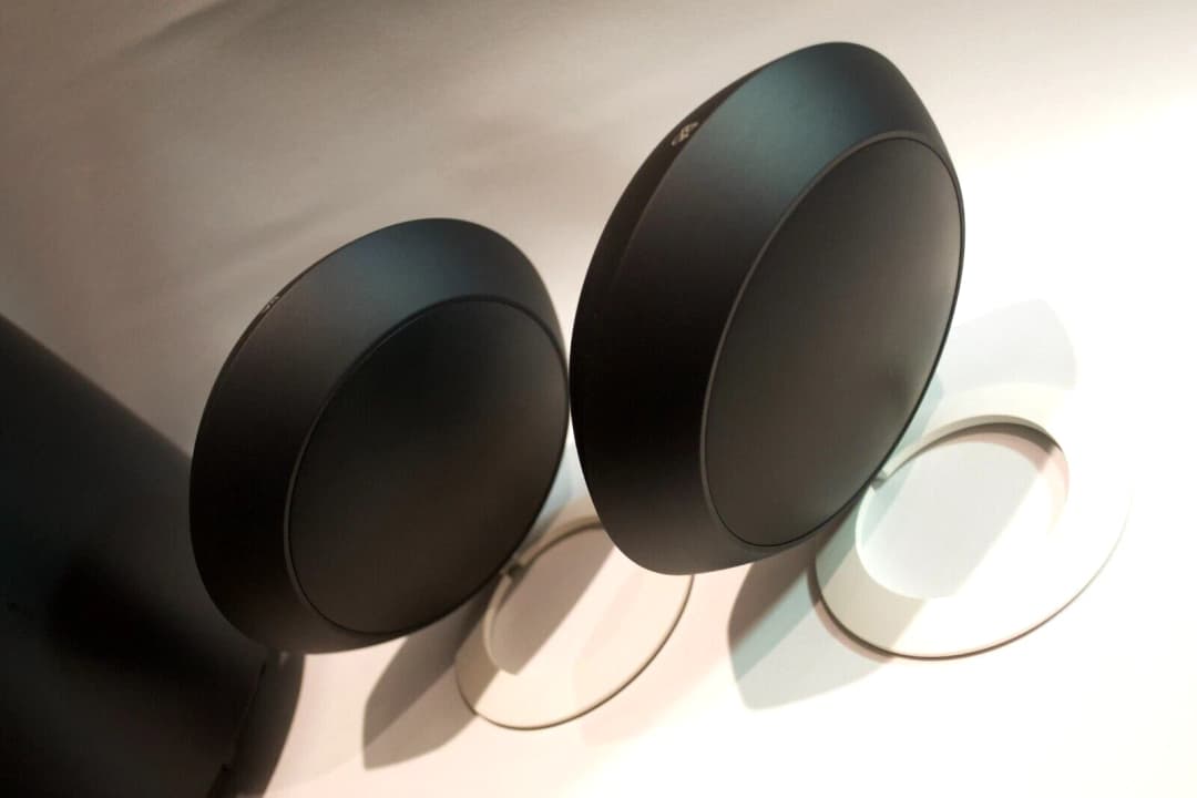 Bang & Olufsen BeoPlay S8 Speaker Black - Image 3
