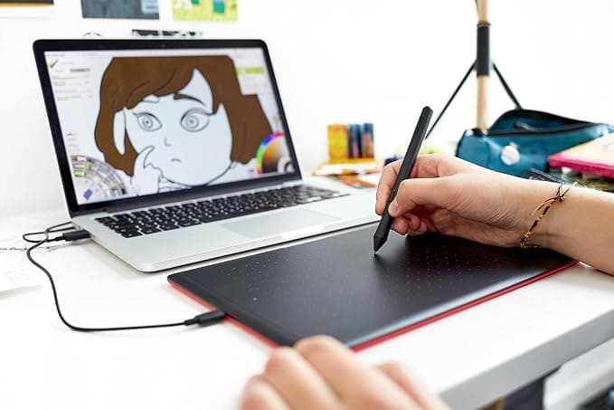 Wacom One Medium Creative Pen Tablet USB - Black - Image 4