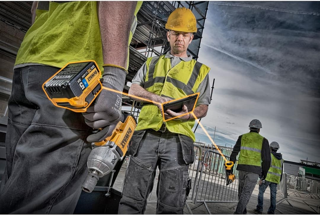 DEWALT 5AH Battery 18V XR, Li-Ion, DCB184-XJ - Image 5