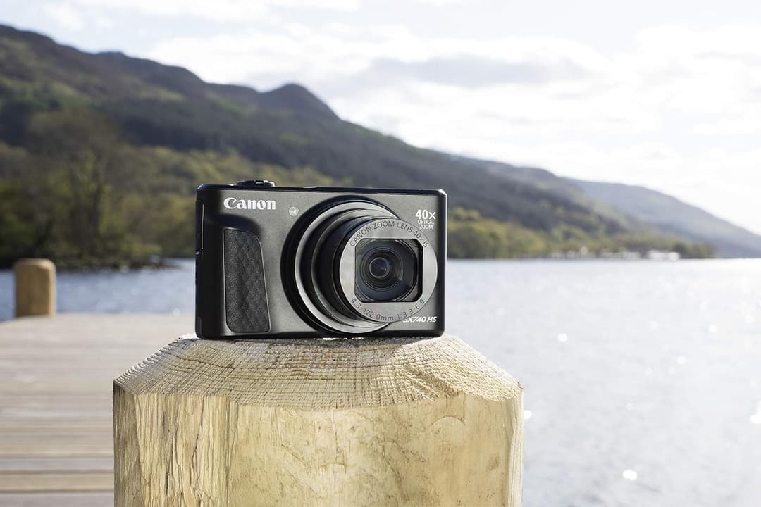 Canon PowerShot SX740 HS Vlogger Kit  4K, 40x Zoom, 20.3MP (Black) - Image 8