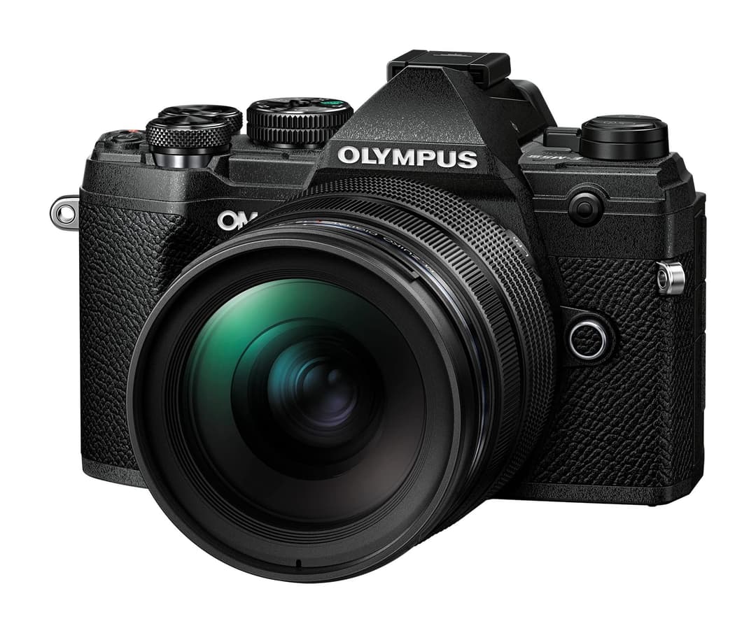 OM SYSTEM M.Zuiko Digital ED 12-40mm F2.8 II PRO Zoom Lens - Black - Image 2