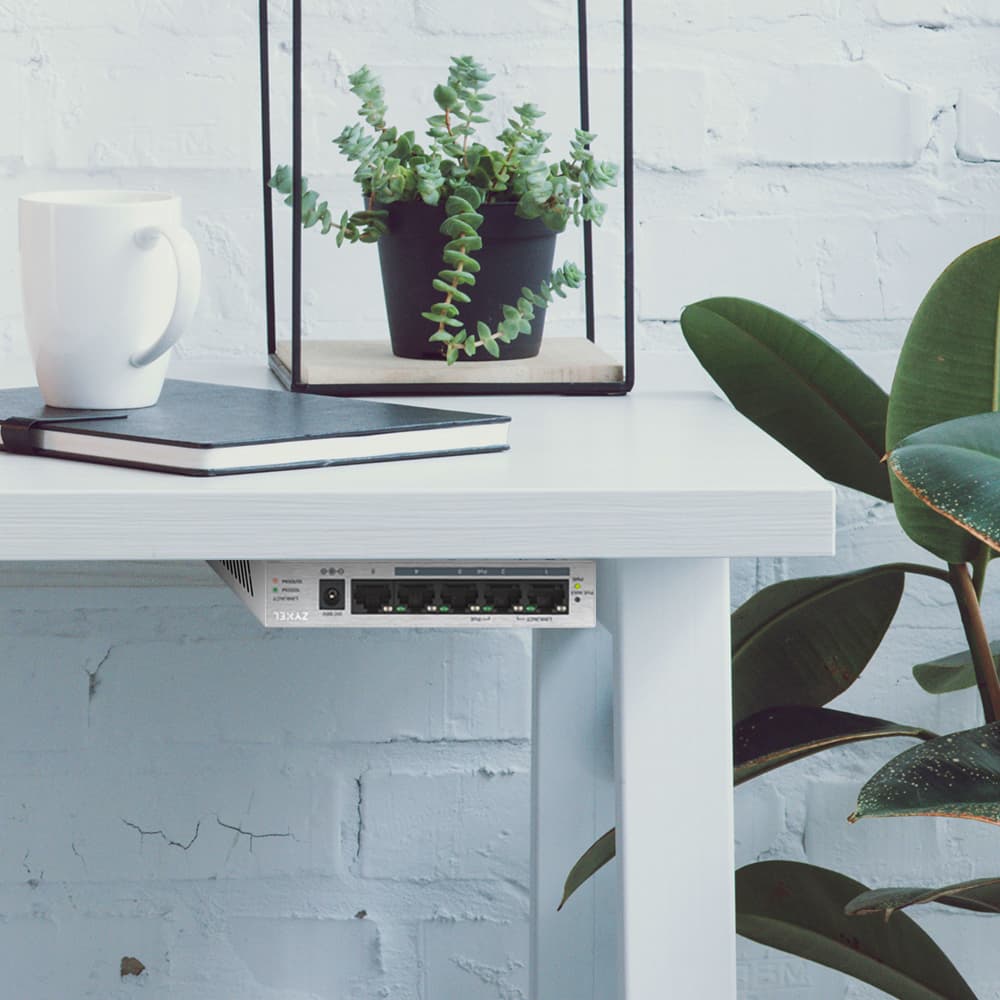 Zyxel GS1005HP-GB0101F 10 Gbit/s Unmanaged 5 x Gigabit Ethernet RJ45 Network Switch - Image 5