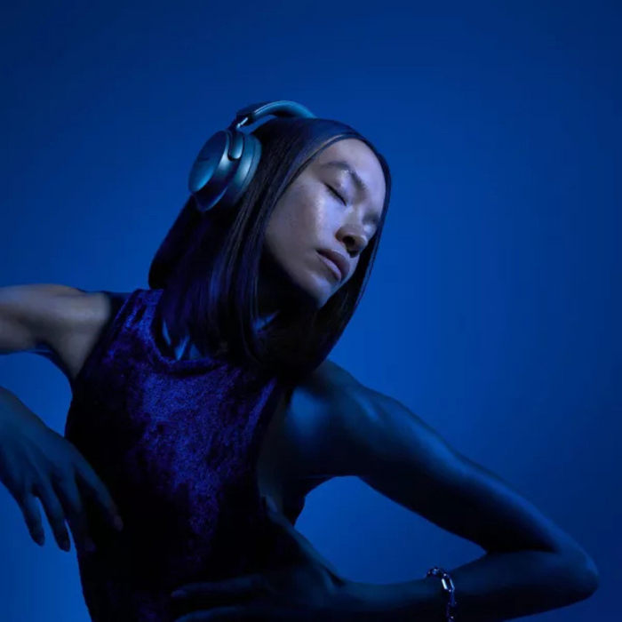 Bose QuietComfort Ultra Wireless Headphones – Lunar Blue